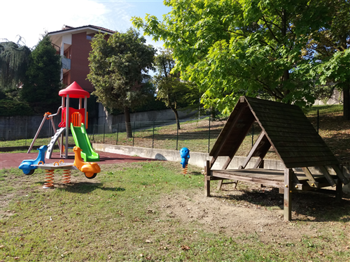 Parco giochi "Via Monti"